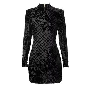 BALMAIN H&M VELVET DRESS.  SIZE 4 FITS 2
