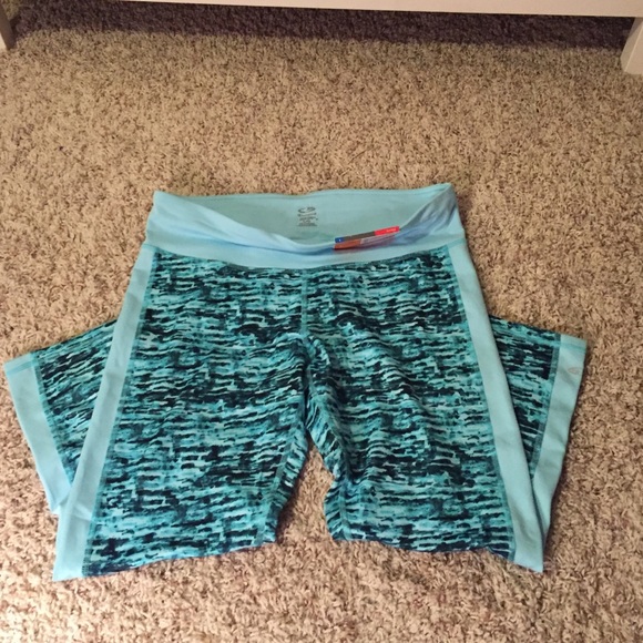 NWT blue workout crops