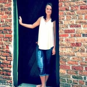 Meet your Posher, Macie