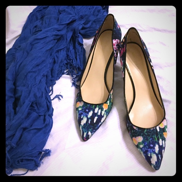 Nine West Shoes - Nine West Flower Pumps