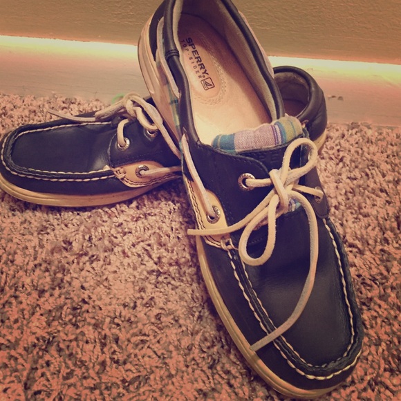 Authentic Sperry's! Super cute and very comfy!