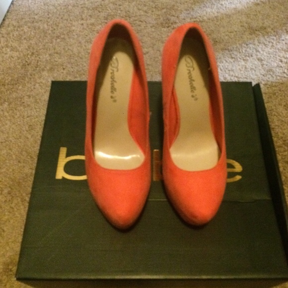 Shoe
