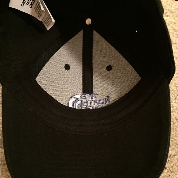 The north face hat - Picture 3 of 3