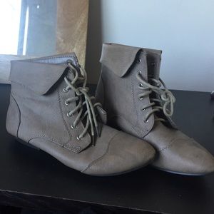Lace-up ankle booties