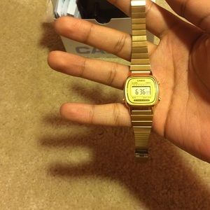 LIMITED TIME‼️⚜⚜⚜Casio Gold Watch⚜⚜⚜