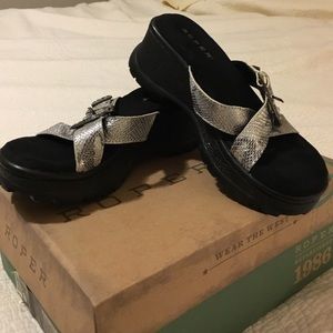 Roper sandals size 8