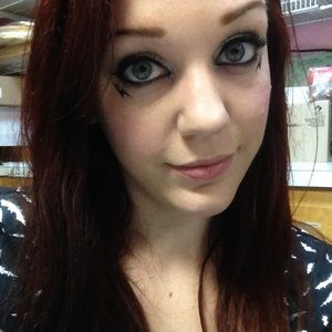 Meet your Posher, Caitlyn