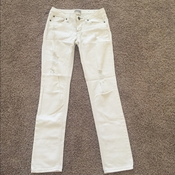 New - White lightly Ripped / distressed Jeans