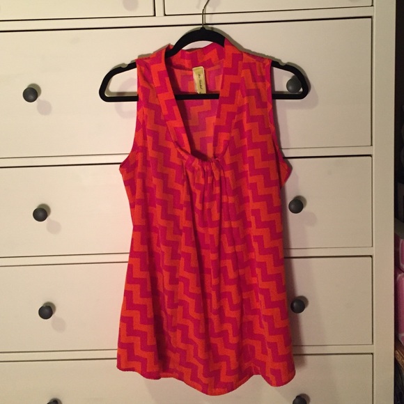 Chevron Top