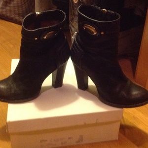 Chloe leather booties