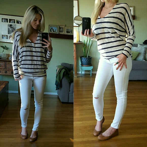 πWhite Skinnys, Destructed Knee's - Picture 4 of 4