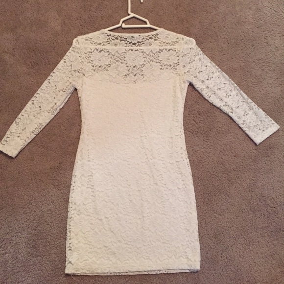 🚫BUNDLED!🚫 Sexy and fitted lace dress - Picture 2 of 4