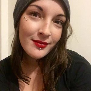 Meet your Posher, Abbey