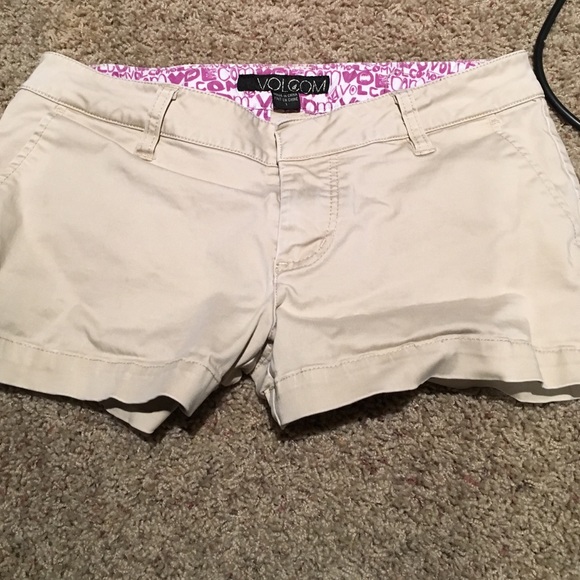 volcom khaki shorts