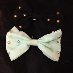 Studded bow bundle 🎀