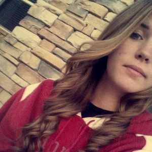 Meet your Posher, Mikala