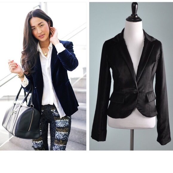 Anthropologie Jackets & Blazers - 🚫Sold🚫Anthropologie Freisiar Velvet Blazer