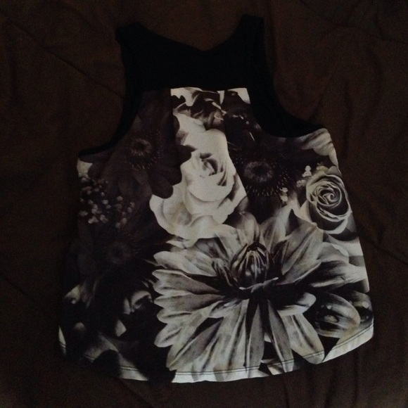 Tank top - Picture 2 of 3