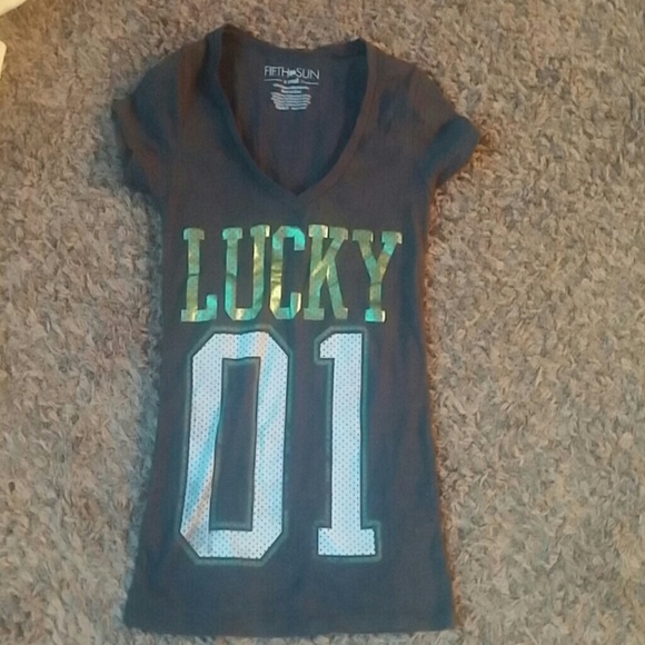 Super cute tee shirt!! - Picture 1 of 2