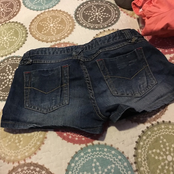 Shorts - Picture 3 of 3