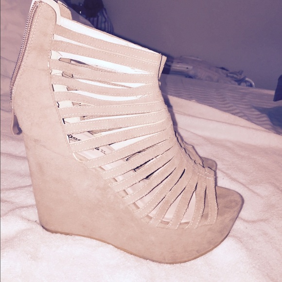 🚫📦SOLD🚫📦Platform suede gladiator saddles