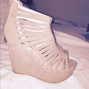 🚫📦SOLD🚫📦Platform suede gladiator saddles