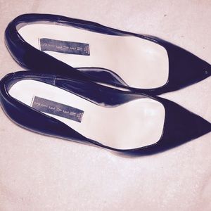 🚫SOLD🚫Black patten leather heels
