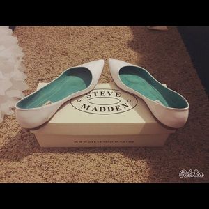 Steve Madden white glossy pointy flats