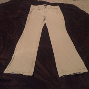 kick boot american eagle khakis!