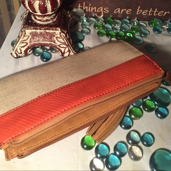 🎉🎈SALE🎉🎈Relic wallet - Picture 3 of 4