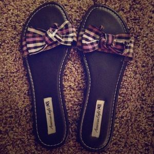 American eagle sandals💜