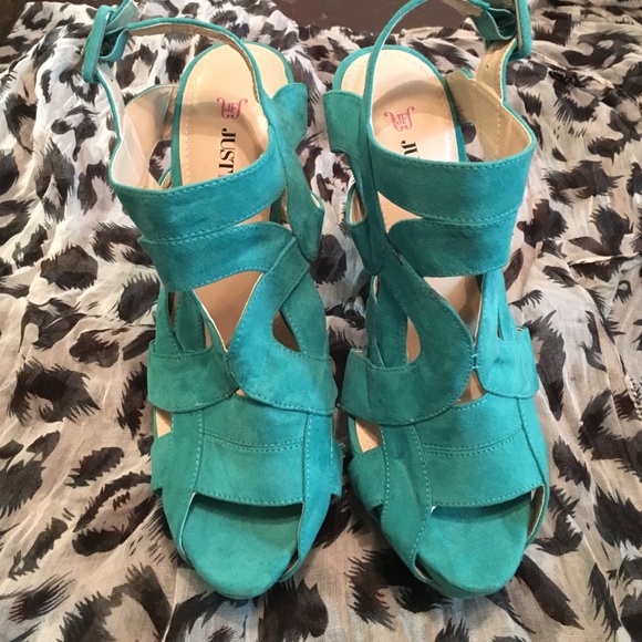 Teal Justfab heels. NEVER WORN.