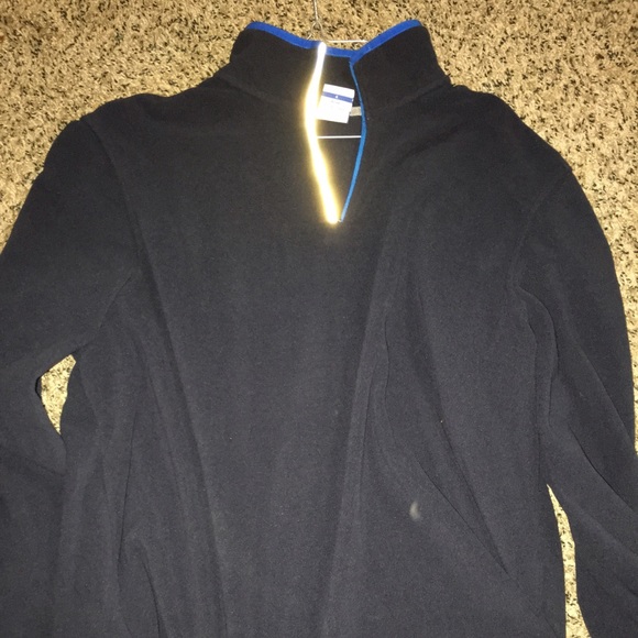 MENS NAVY pullover.