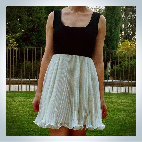 Host PickJuicy Couture Dress - Picture 1 of 2