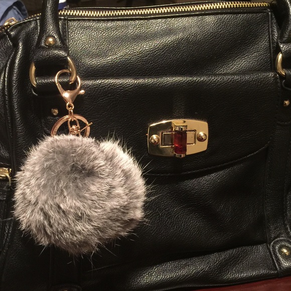 🌟🌟 Pom Pom  keychain