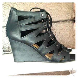 NEW without tags. American Rag cage heels