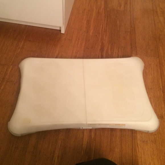 Nintendo wii fit board with silicone cover - Picture 2 of 2