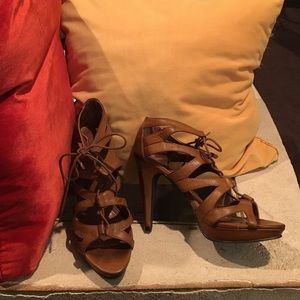 💖👀 Chinese Laundry Peep Toe Heel 👀💖