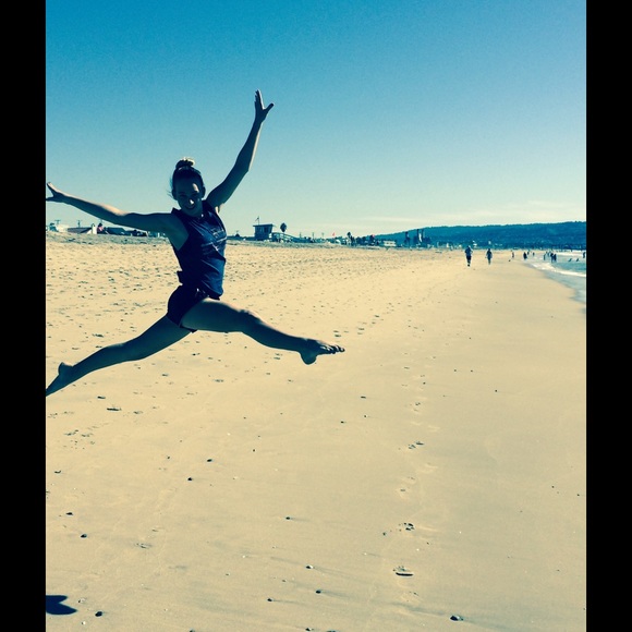 Posh Ambassador Mon 🍋 - Picture 2 of 2