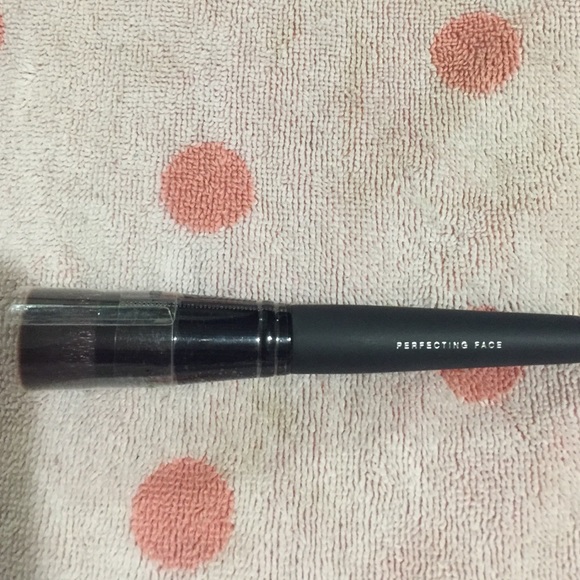 Perfection face brush