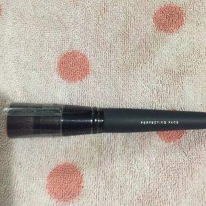 Perfection face brush