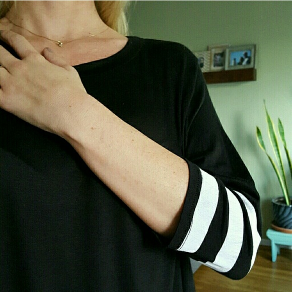 RESERVED SALE Black & White Basic - Picture 2 of 4