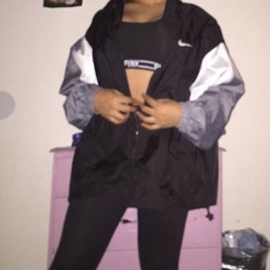 Vintage Looking Nike Windbreaker ‼️