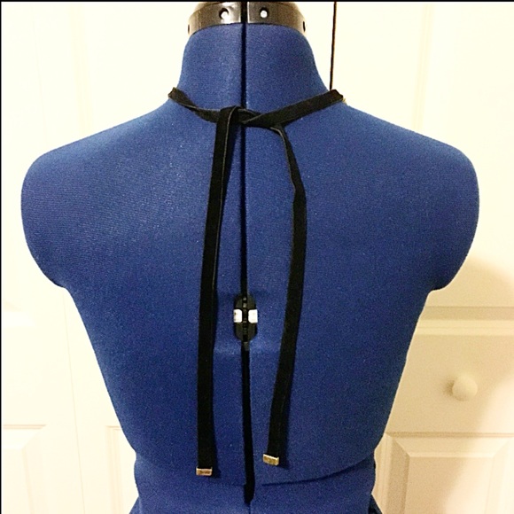 Gorgeous Bib Necklace - Picture 2 of 3