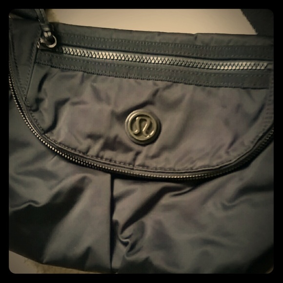 Black Lulu cross body