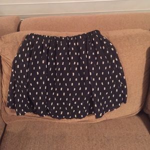 Light material skirt with black under slip