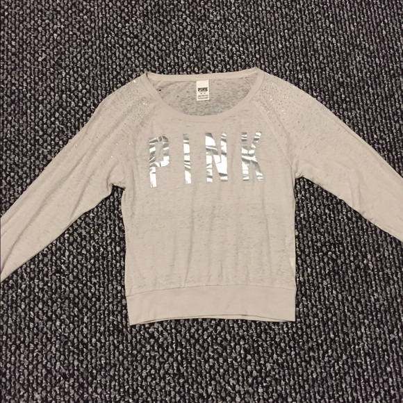 VS long sleeved crew shirt