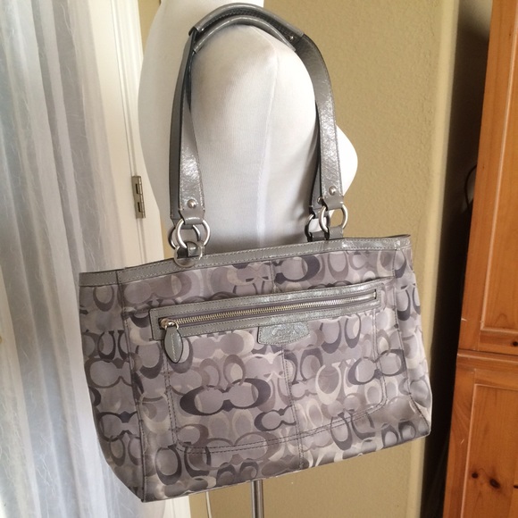 AUTHENTIC COACH PURSE