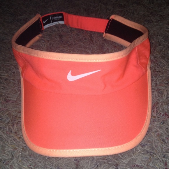 Nike visor 😍✨👀