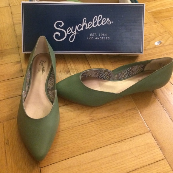 New Seychelles mini wedge stunners